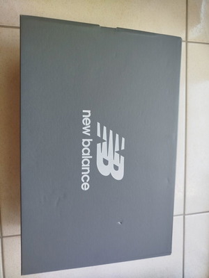New Balance 9060 MSH sneakers, white and grey, size 41