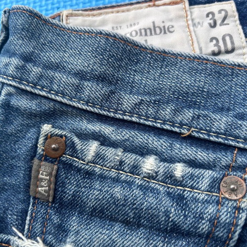 Abercrombie & Fitch slim fit men's jeans like new, size 32W x 30L