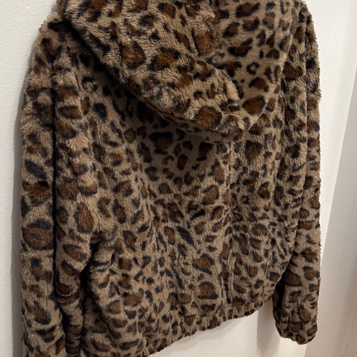 Celestino women's leopard jacket like new, size L-XL, velvety texture