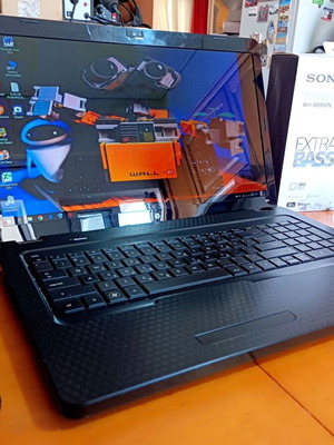 HP G72 Laptop σαν καινούργιο, οθόνη 17,2 ιντσών, Intel Core i3, 4GB RAM, 320GB HDD, Windows 10 με Office