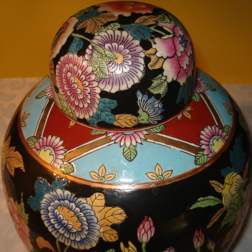 Vintage Chinese vase used