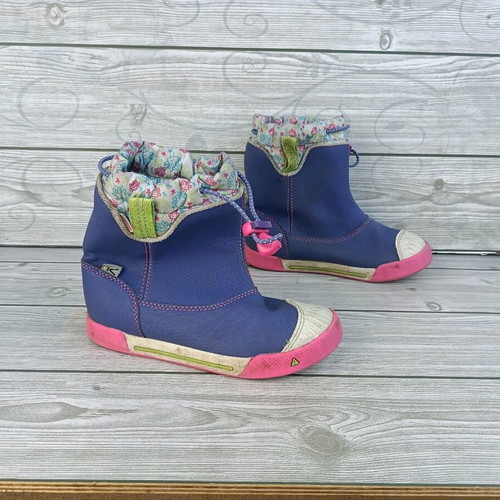 Keen boots like new, size 30, colorful
