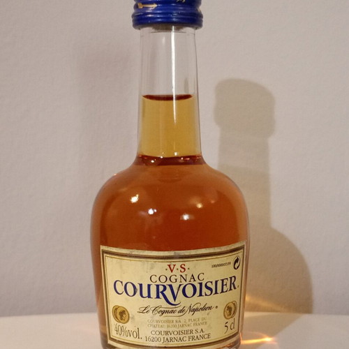 Διαφημιστικό μπουκάλι κονιάκ Courvoisier V.S. μεταχειρισμένο, γυάλινο, μίνι, γεμάτο και σφραγισμένο