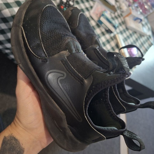 Nike Flex Runner athletic shoes used, size 31.5, black