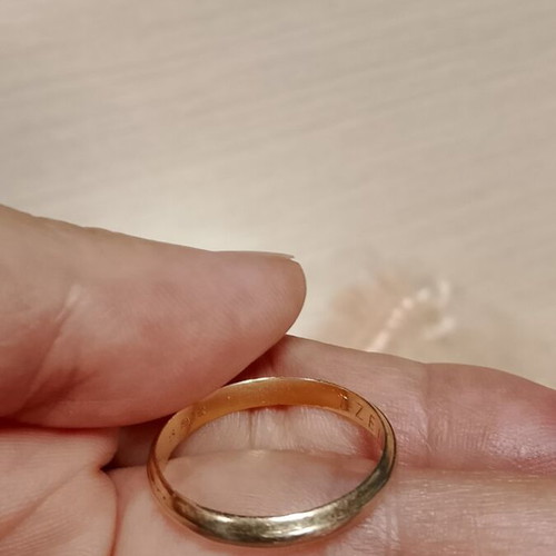 Gold ring 585 14 carat like new, 3.2 grams, 22 mm diameter