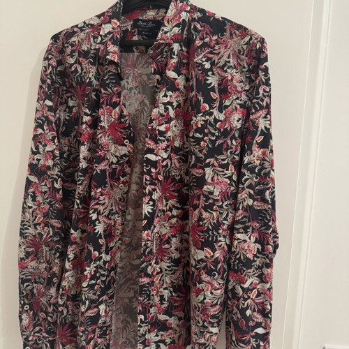 Men's shirts pack of 4 like new, floral and linen styles