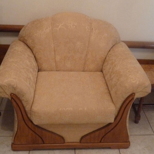 Living room set with two-seater sofa and two single armchairs like new