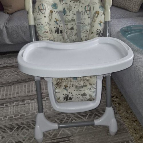 Mamas and Papas Snax highchair used with adjustable levels and foldable design