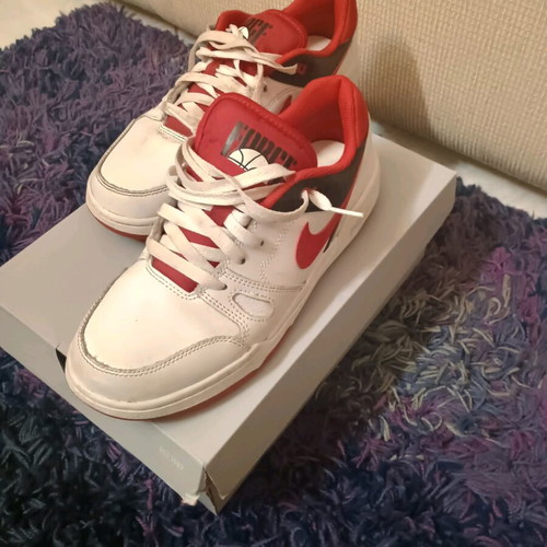 Nike Full Force Low kids athletic shoes used, red