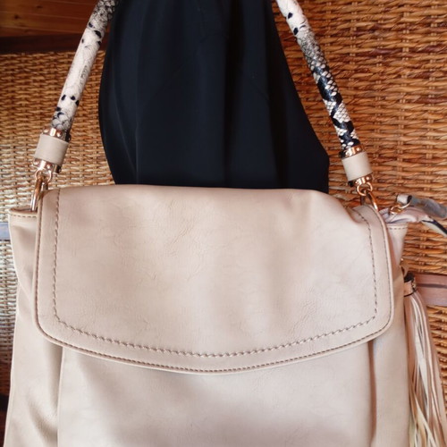 Carpisa Shoulder Bag like new with floral fabric pouch gift, beige