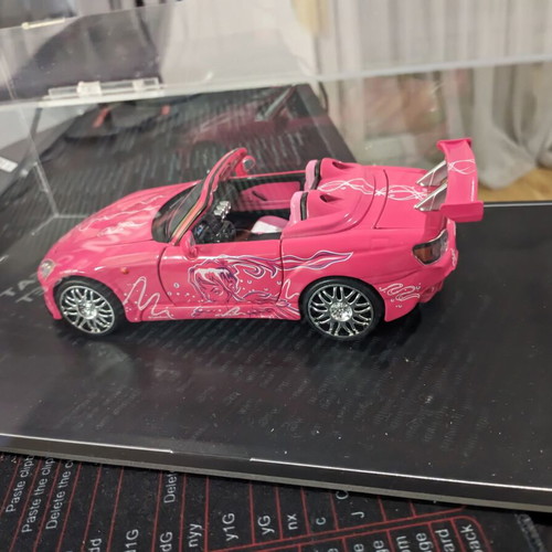 Jada Toys Suki's Honda S2000 Pink collectible model like new