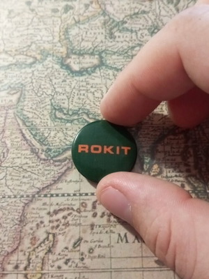 Καρφίτσα Rokit διακοσμητική σαν καινούργιο, πολύχρωμη