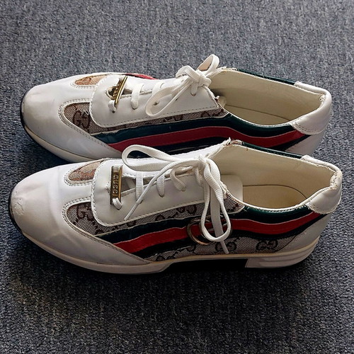 Gucci women’s vintage sneakers white, like new, size 39