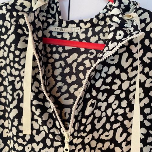 Mat Fashion dress like new, animal print with hood and zipper