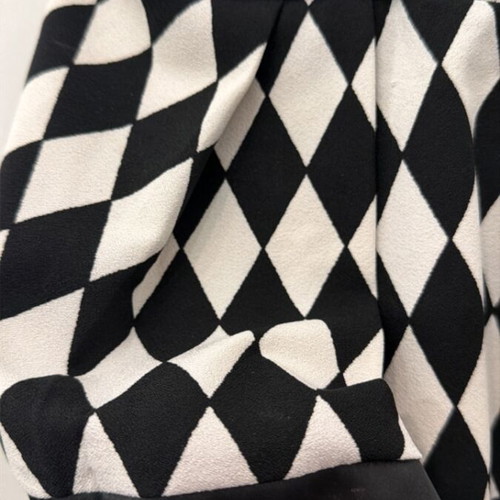 Women's blouse with rhombus pattern used, black straps