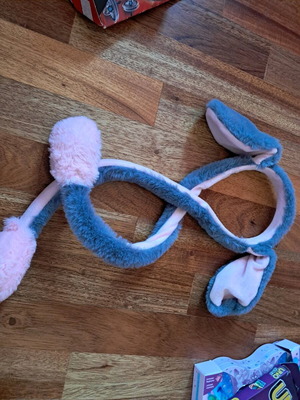 Plush ears like new that bounce