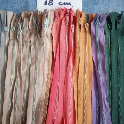 Set of 22 TEX 18 metal zippers, 18 cm, assorted colors