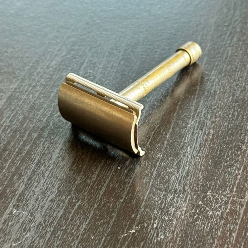 Gillette vintage safety razor used, made in England, 7x4 cm
