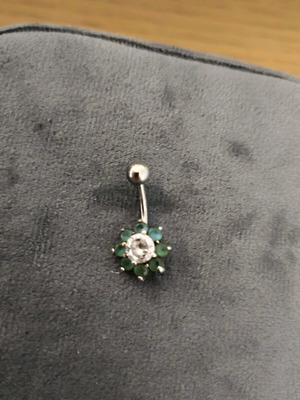 Navel piercing used, does not tarnish