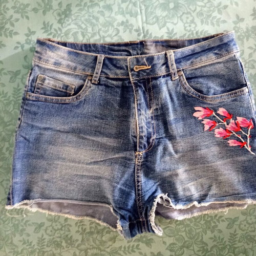Women's denim shorts medium with embroidered flowers used, blue