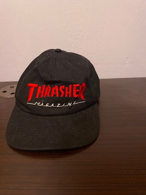 Thrasher two-tone SnapBack cap new, black/red