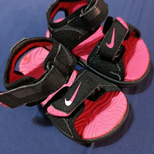 Nike sandal No 17 new