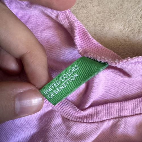 Girls pink t-shirt United Colors of Benetton 140 cm used with stain