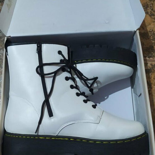 Voi&Noi Women's White Boots Size 40 New