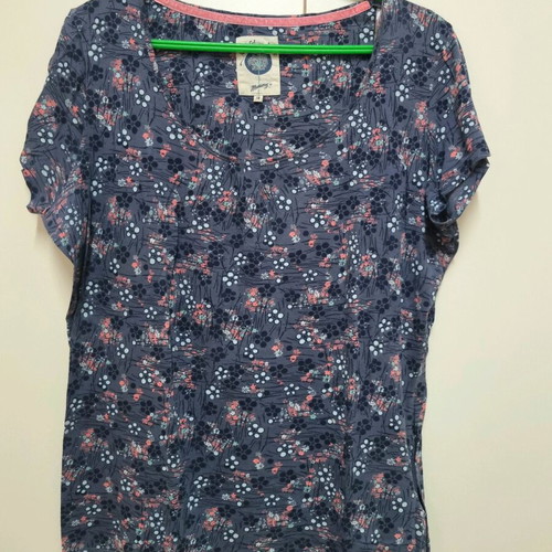 Mantaray cotton top blue like new with large neckline size 18