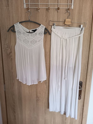New Look set size S-M like new, white