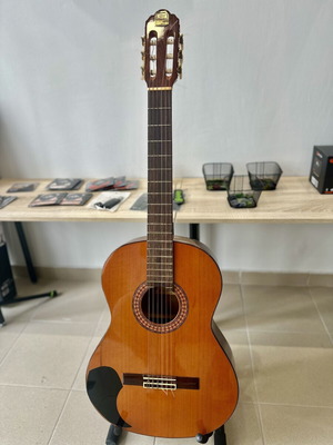 Alhambra 4PX classical guitar 1981 solid top like new with original case