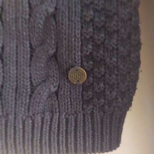 Funky Buddha navy pullover size S like new