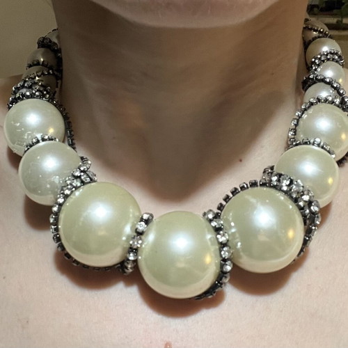 Zara necklace with large pearls and stone chain like new