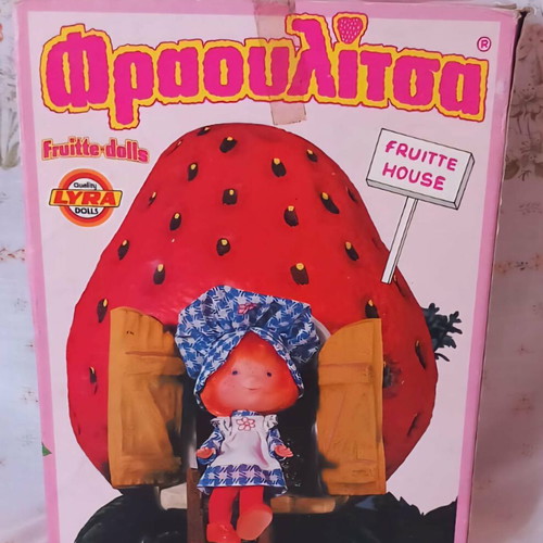 Strawberry Shortcake Lyra doll new with polka dot dress and poster