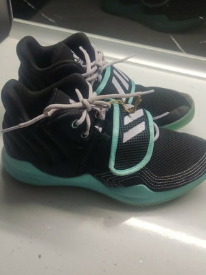 Adidas athletic shoes new, wrong size 39