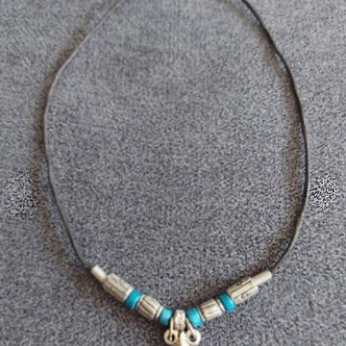 Vintage choker necklace with turquoise stones on leather band used