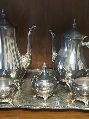 Rogers Silverplate vintage tea and coffee set used, complete with tray
