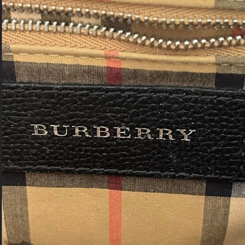 Burberry τσάντα χιαστί δερμάτινη μεταχειρισμένη με φθορές