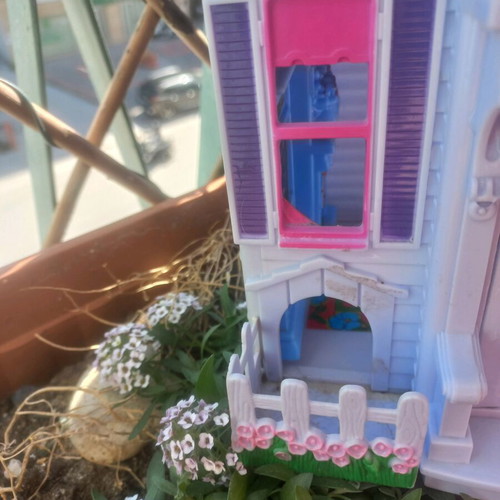 Kruzzel dollhouse suitcase like new, 6 rooms without figures