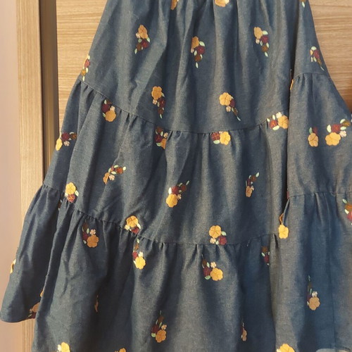 Denim skirt with embroidered floral details, new, size M