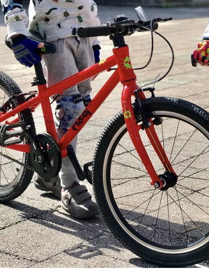 Frog 52 Single Speed 20" Kids Bike used, red, city type