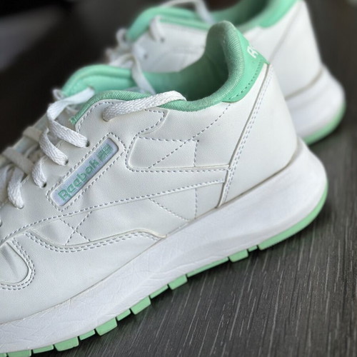 Reebok women's sneakers size 38, white with mint green accents