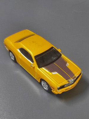 Dodge Challenger Maisto Hellcat 1:32 μεταχειρισμένο, loose