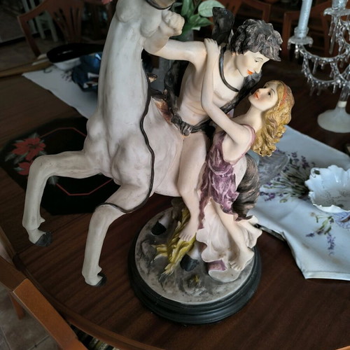 Decorative item in excellent condition