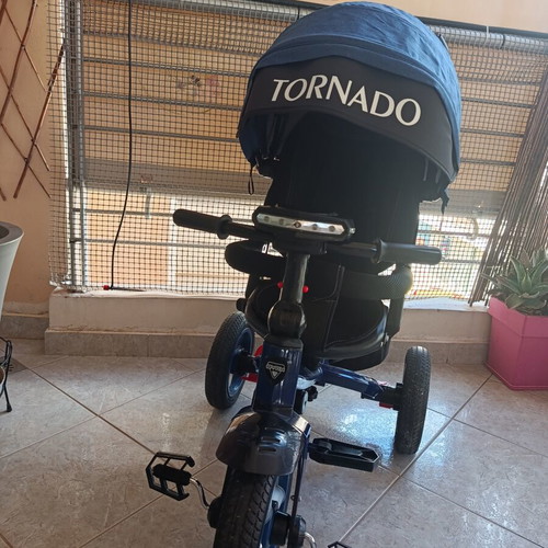 Byox Tornado tricycle like new, sturdy and comfortable