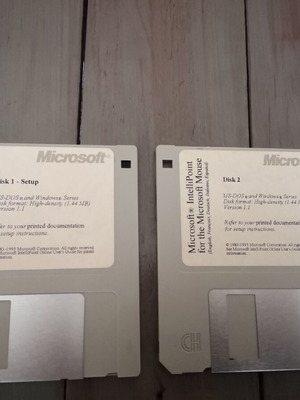 Microsoft floppy disks new, set of 2, 1.44mb 1995