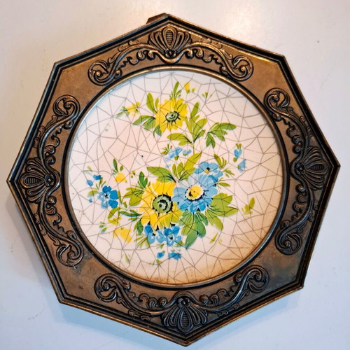 Vintage Italian set of 3 decorative wall plates with metal frame used