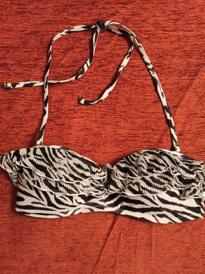 Women's bikini swimwear set like new, size Small, Sugarfree and H&M