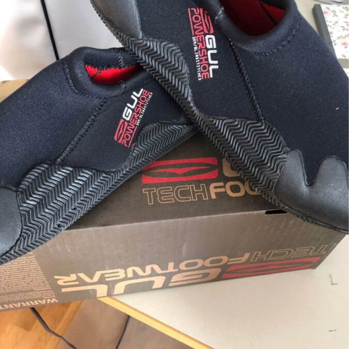 Men's surf shoes new, size 45