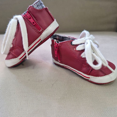 Baby booties, 2 pairs
